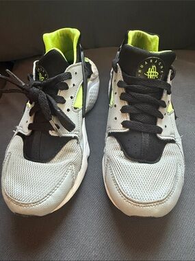Kids Huarache Sneakers in White, Black & Neon Yellow